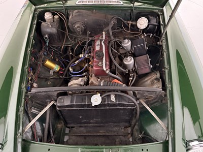 Lot 1976 MG B Roadster