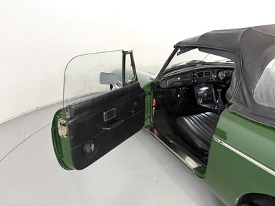Lot 1976 MG B Roadster
