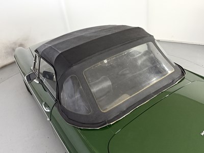 Lot 1976 MG B Roadster