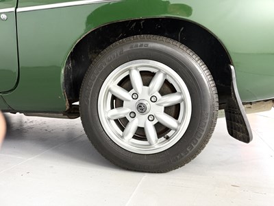 Lot 1976 MG B Roadster