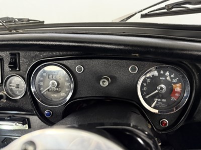 Lot 1976 MG B Roadster