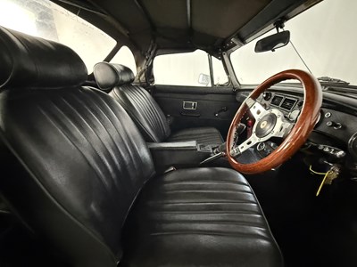 Lot 1976 MG B Roadster