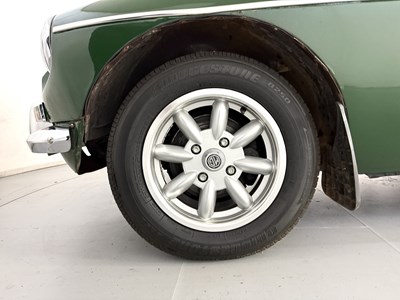 Lot 1976 MG B Roadster