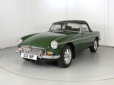 Lot 1976 MG B Roadster