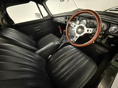Lot 1976 MG B Roadster