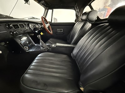 Lot 1976 MG B Roadster