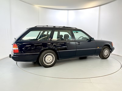 Lot 138 - 1995 Mercedes-Benz 220E - NO RESERVE