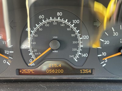Lot 137 - 1999 Mercedes-Benz E240 Limousine