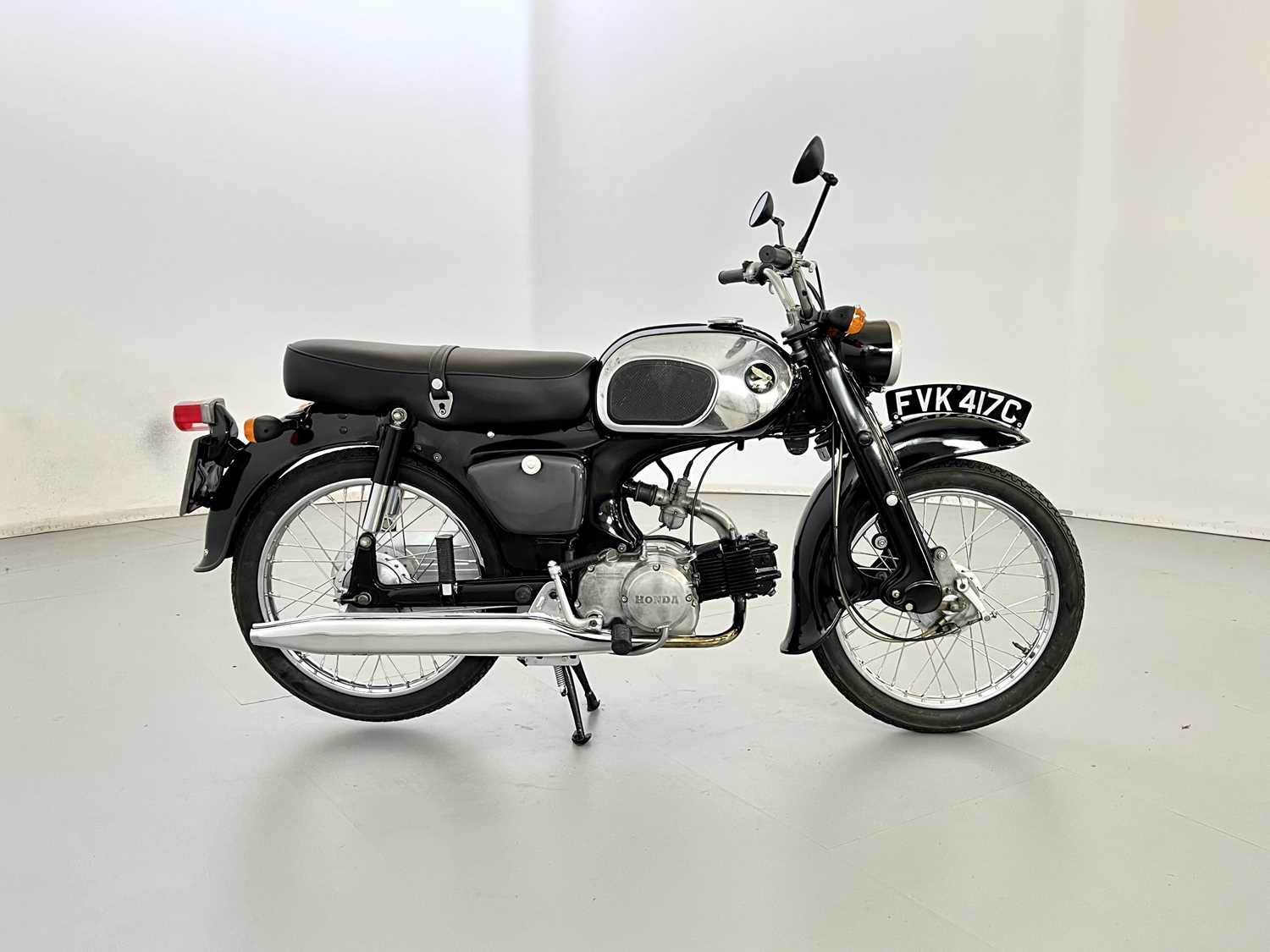 Lot 34 - 1965 Honda C200