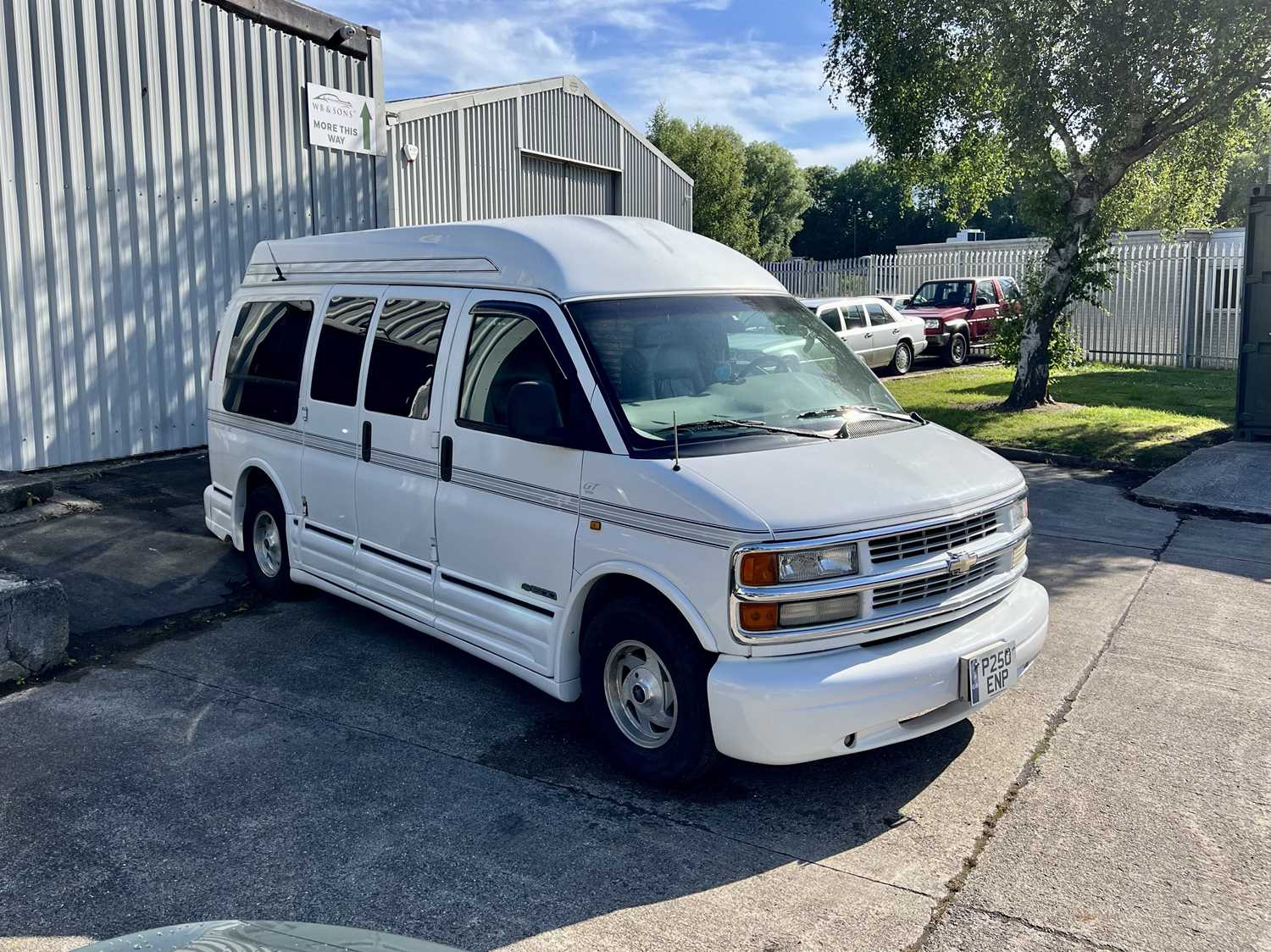 Lot 35 - 1997 Chevrolet Starcraft