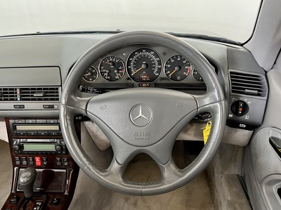Lot 120 - 2000 Mercedes-Benz SL320