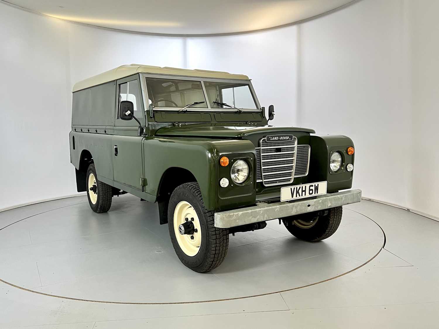 Land Rover 1981 Lot 65 - 1981 Land Rover Series 3 - 6 Cylinder