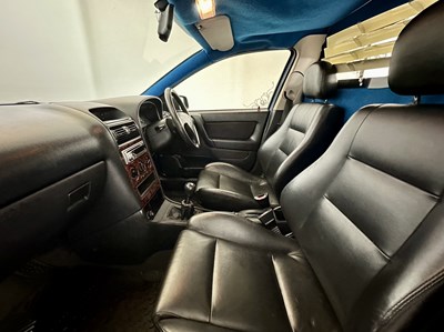 Lot 8 - 2000 Vauxhall Astra Pickup
