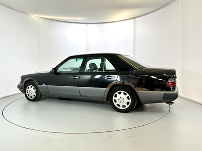 Lot 62 - 1993 Mercedes-Benz E300D