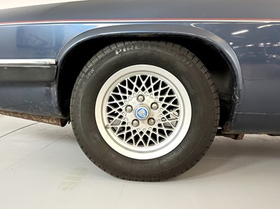 Lot 71 - 1989 Jaguar XJS V12