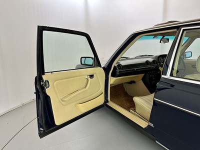 Lot 150 - 1980 Mercedes-Benz 230E