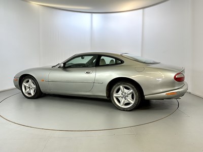 Lot 125 - 1998 Jaguar XK8
