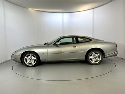 Lot 125 - 1998 Jaguar XK8