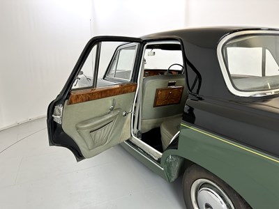 Lot 118 - 1965 Vanden Plas Princess 4 Litre R