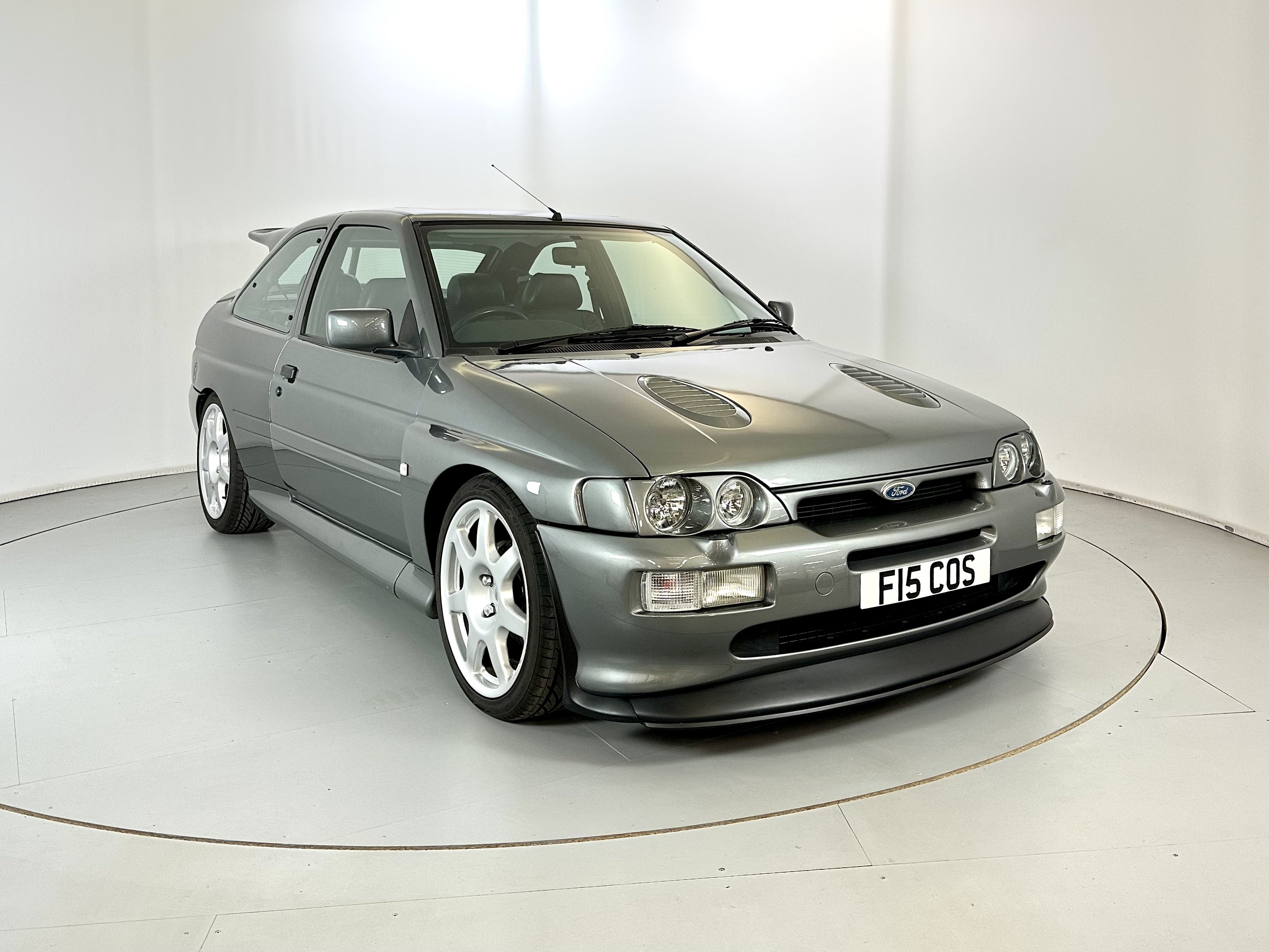 Lot 60 - 1992 Ford Escort RS Cosworth