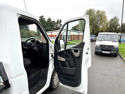 Lot 33 - 2011 Vauxhall Movano