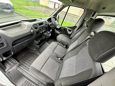 Lot 33 - 2011 Vauxhall Movano