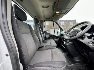 Lot 33 - 2011 Vauxhall Movano