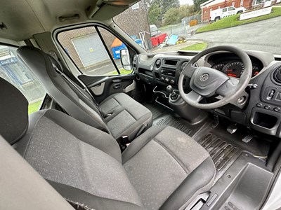 Lot 33 - 2011 Vauxhall Movano