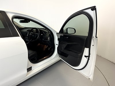 Lot 131 - 2015 Jaguar XE
