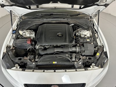 Lot 131 - 2015 Jaguar XE