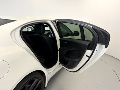 Lot 131 - 2015 Jaguar XE
