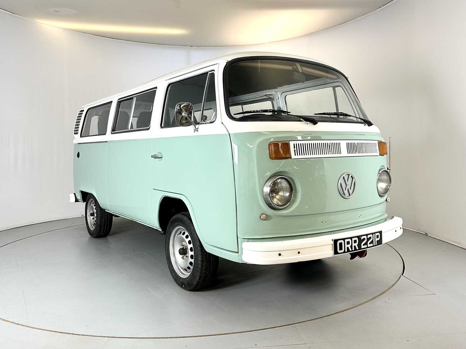 Lot 113 - 1976 Volkswagen T2