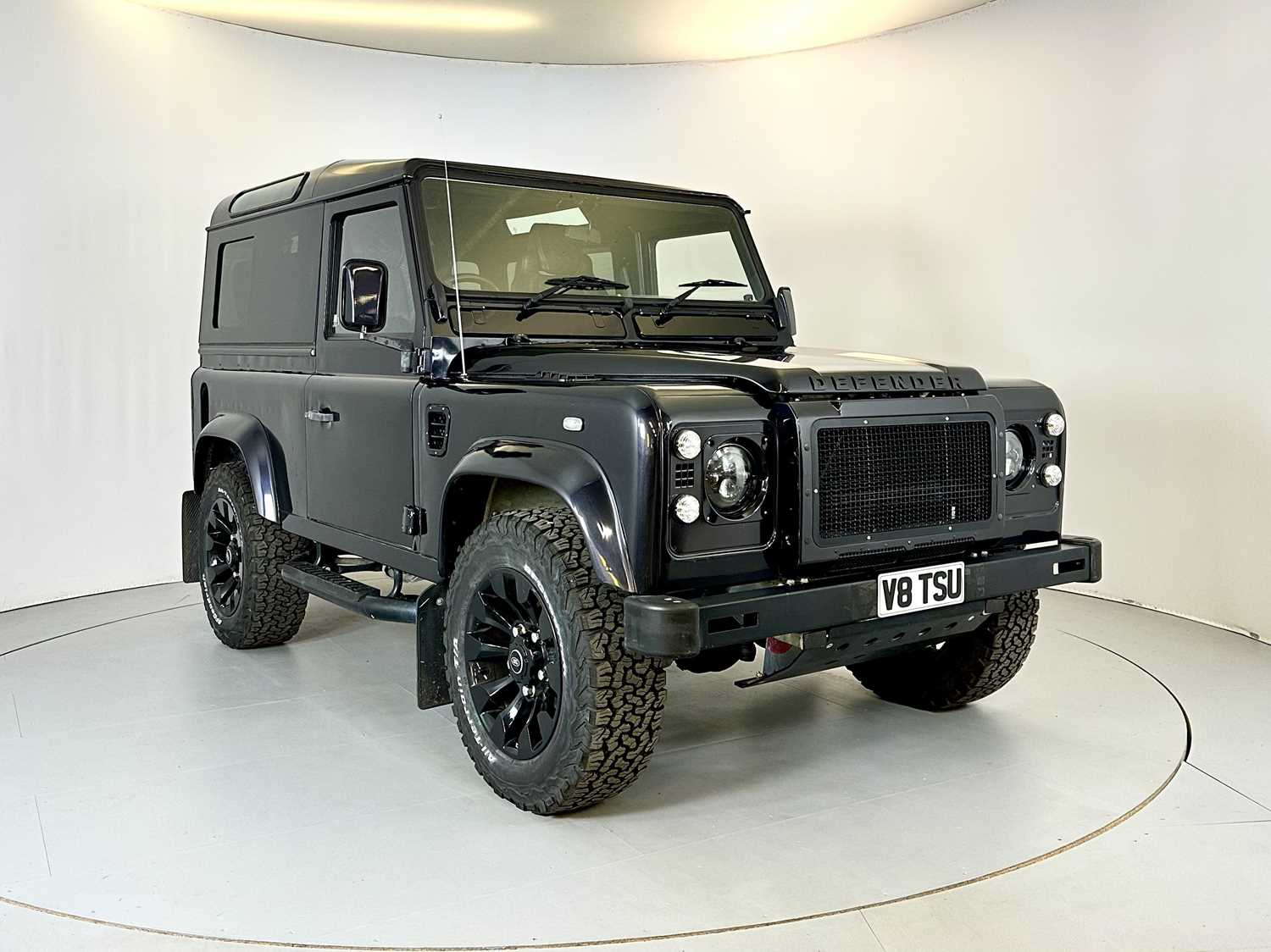 Outlander Land Rover Defender Lot 105 - 2005 Land Rover Defender V8 By Outlander