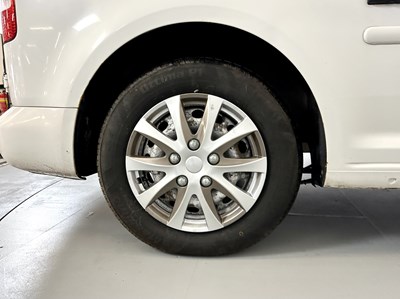 Lot 120 - 2011 Volkswagen Caddy Coffee Van
