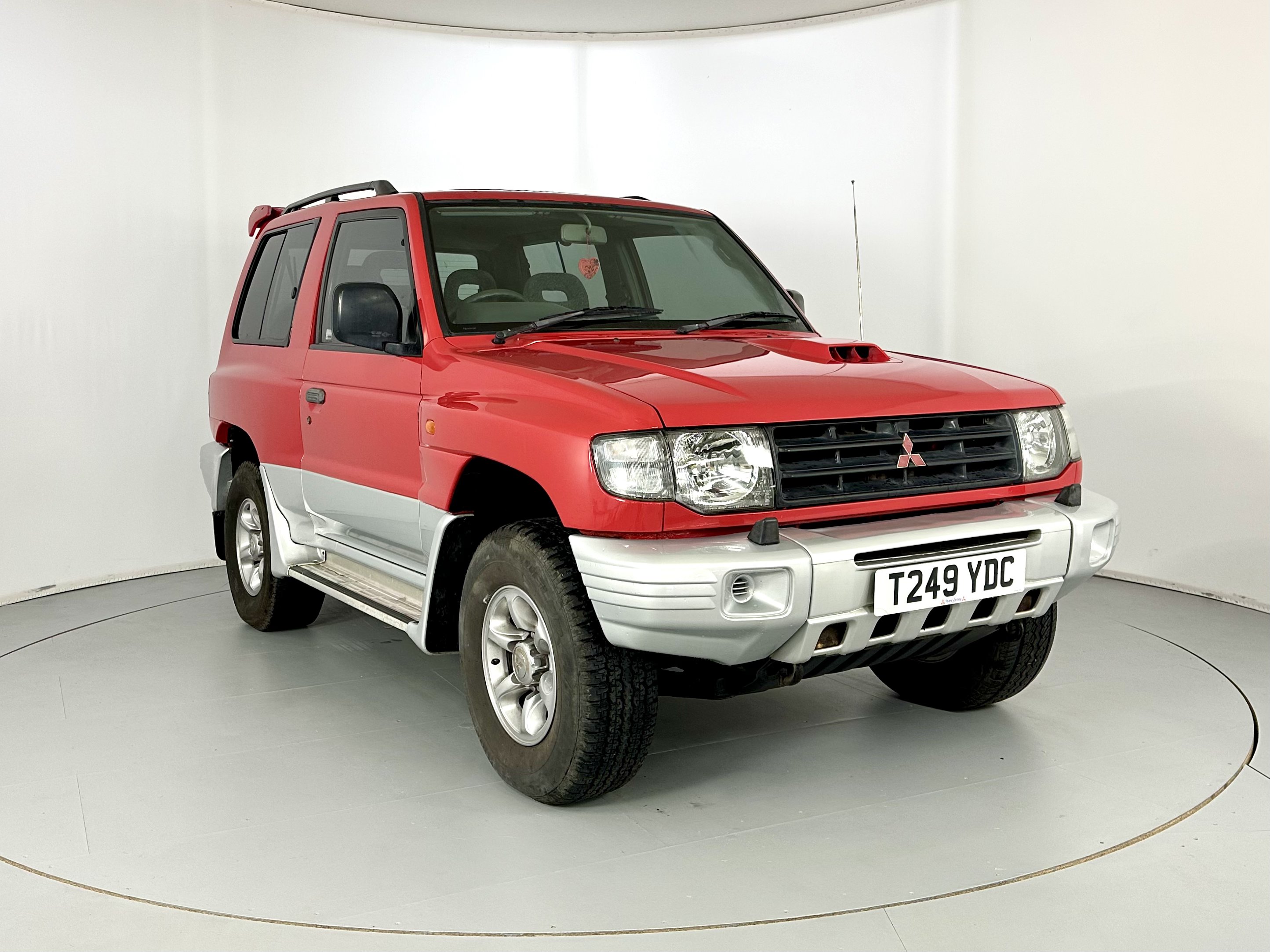 【公式】フジのお歳暮・冬ギフト - WEBカタログ掲載中 Lot 115 - 1999 Mitsubishi Shogun アンプ