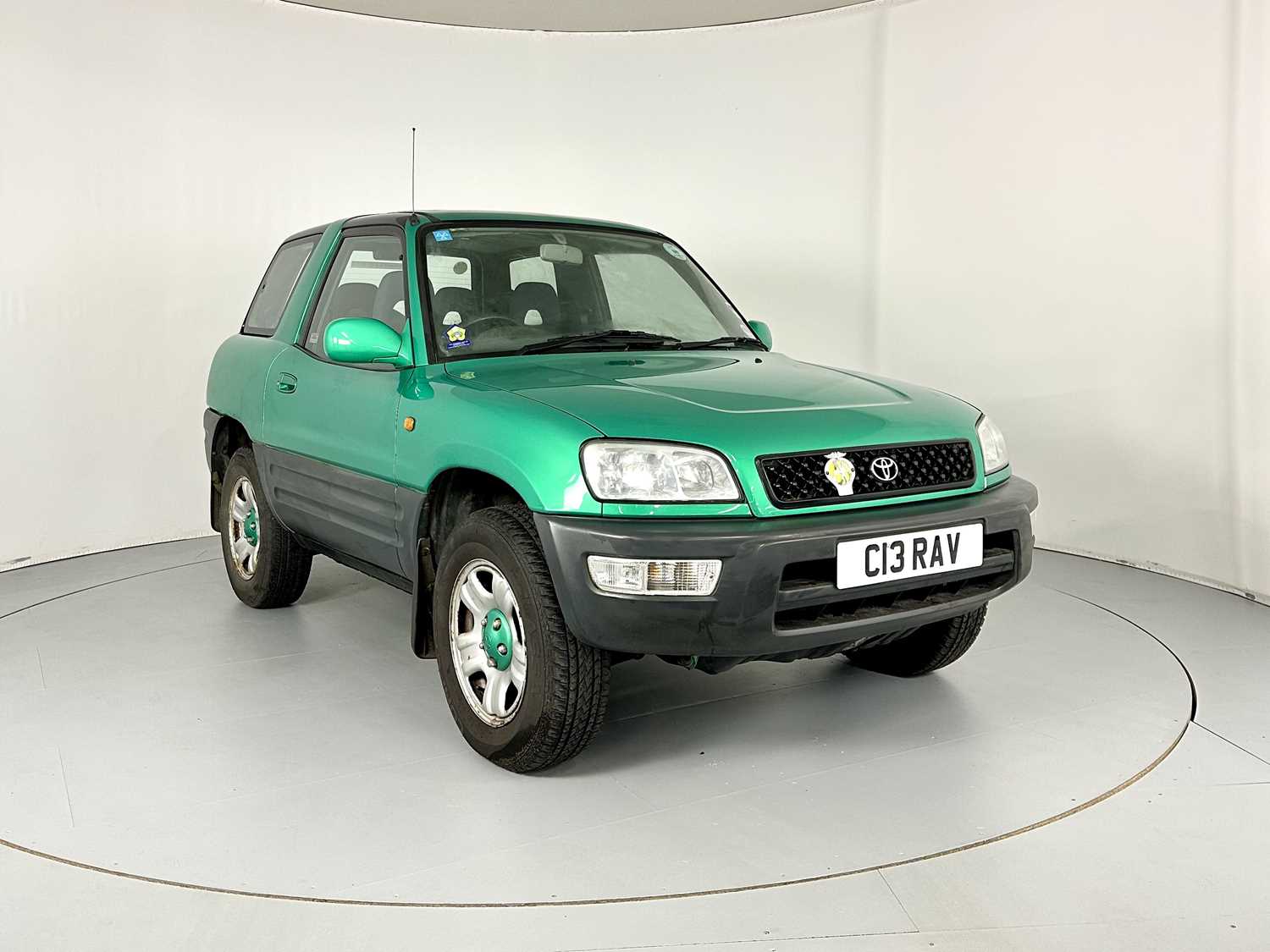98 Rav4 Lot 26 - 1998 Toyota Rav4