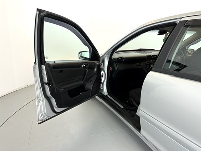 Lot 100 - 2005 Mercedes-Benz C220