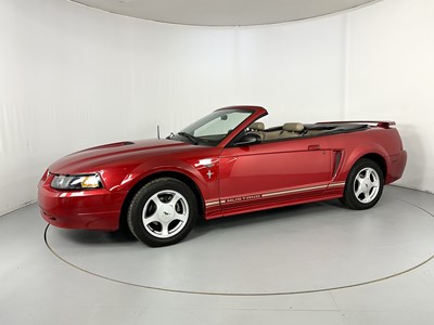 Lot 5 - 2001 Ford Mustang