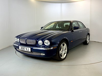 Lot 35 - 2003 Jaguar XJ Sport