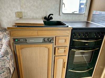Lot 147 - Compass Montrose 160/2 Caravan