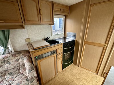 Lot 147 - Compass Montrose 160/2 Caravan