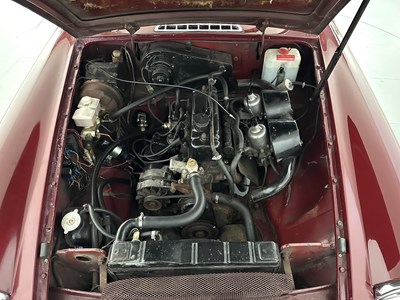 Lot 13 - 1977 MG B Roadster
