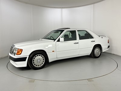 Lot 93 - 1990 Mercedes-Benz 260E Sportline