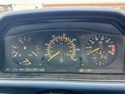 Lot 71 - 1988 Mercedes-Benz E230