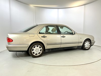 Lot 88 - 1997 Mercedes-Benz E280