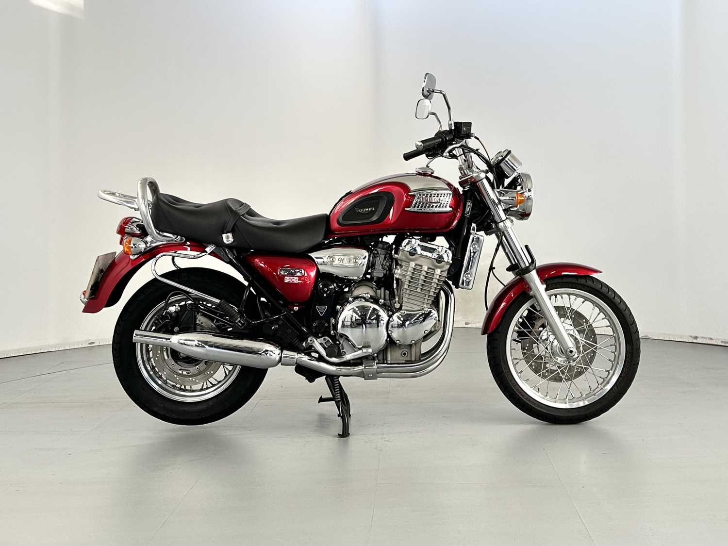 Lot 21 - 1998 Triumph 900 Thunderbird