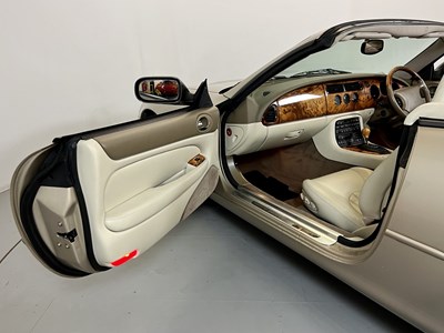 Lot 89 - 1998 Jaguar XK8