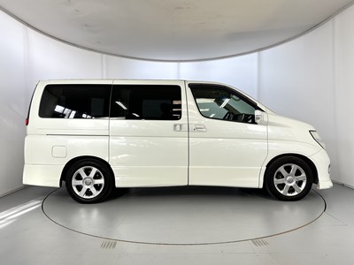 Lot 51 - 2007 Nissan Elgrand - Highway Star Edition 4WD