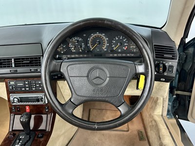 Lot 68 - 1995 Mercedes-Benz SL320